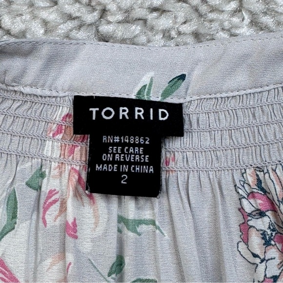 Torrid Floral Flowy Lightweight Blouse Boho Cottagecore Peasant Romantic sz 2 - Picture 3 of 8